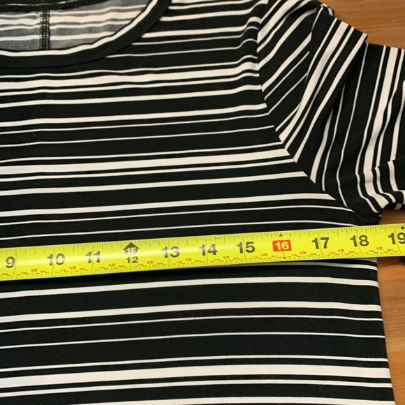 Kenneth Cole black-and-white striped dress w pockets, summer weight w stretch - Picture 10 of 11